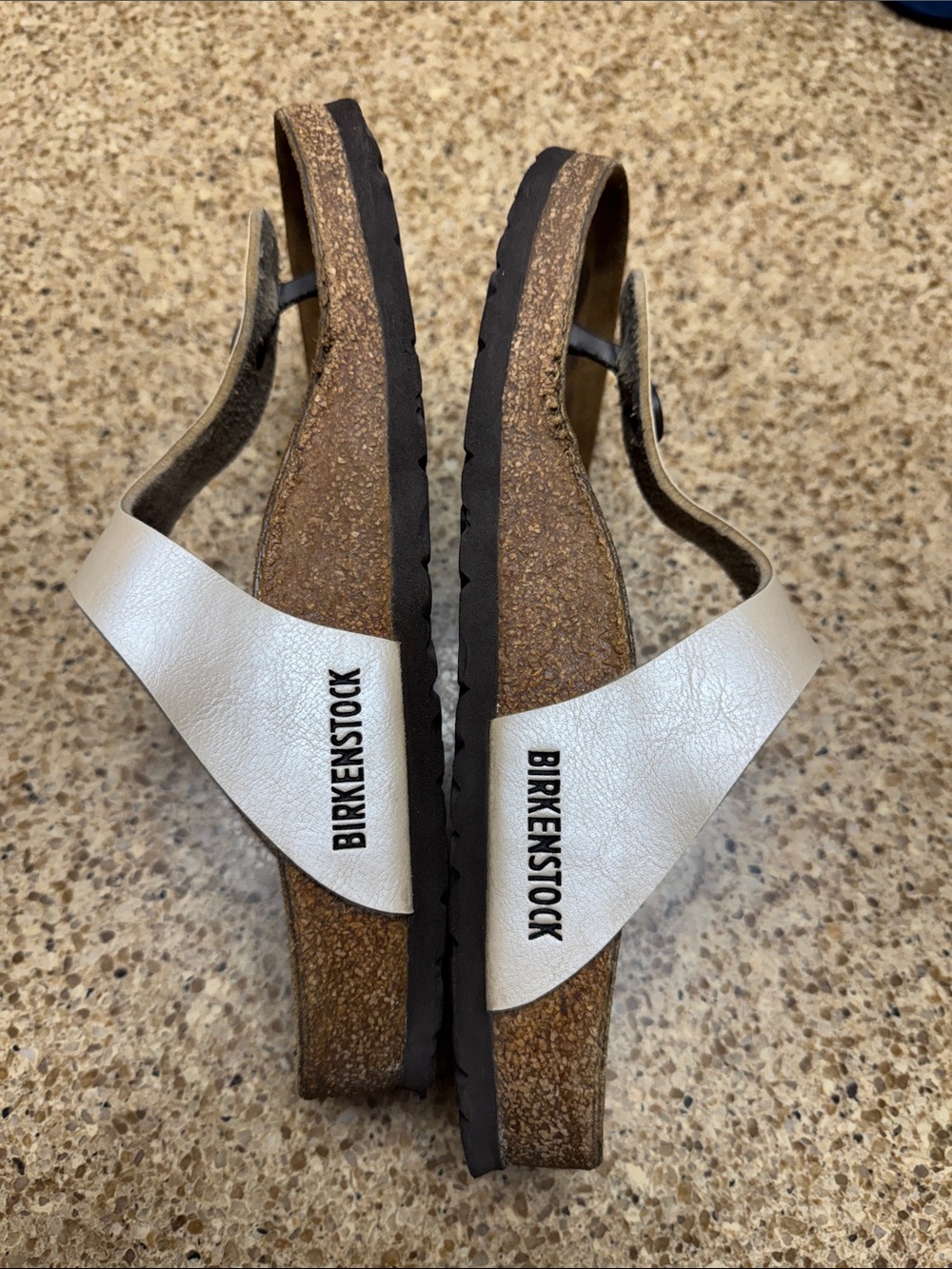 Birkenstock Gizeh Gold Leather T-Strap Toe Sandals - Picture 6 of 10